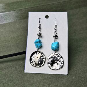 Southwestern vintage style turquoise silver Tone earrings